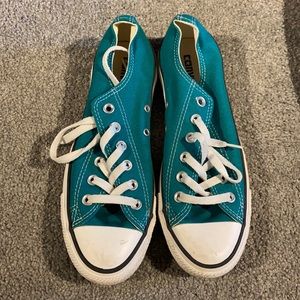Turquoise Converse - size 8 women’s // size 6 men’s